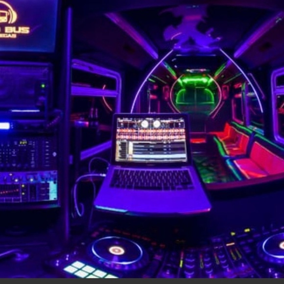 Meet your Posher, Oluyomi - Picture 1 of 1